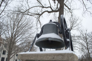 10 o'clock bell with snow